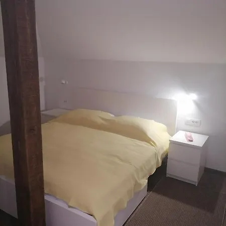 Lägenhet Ala Da-apartman Sa Bazenom Zadvarje