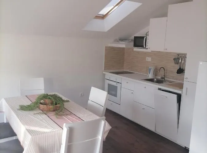 Ala Da-apartman Sa Bazenom * Zadvarje